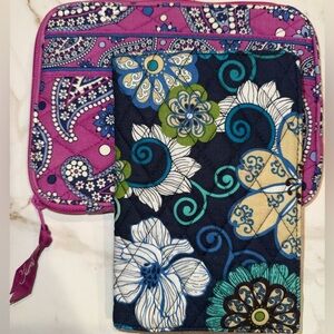 Vera Bradley  | Super deal!! Mod Floral Blue Paperback Cover + Ereader!